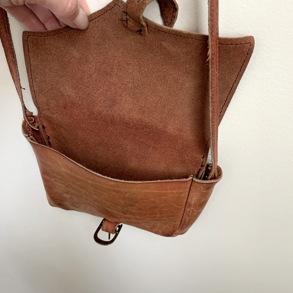 Vintage, warm brown leather crossbody bag in XS - Picture 7 of 10